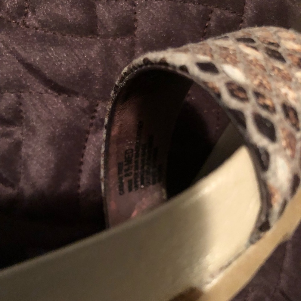 Shoes - Picture 4 of 4